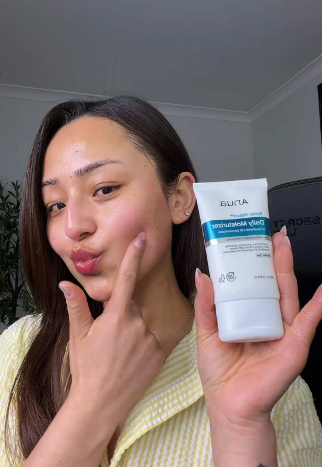 My skin has been loving this glass skin glow ✨🤍 A good barrier moisturizer is the step I never skip.  @anua_global Anua Barrier Reboot Daily Moisturizer ✨ 35% OFF during Amazon Australia PBDD (29/9–5/10) Now $24.96 (was $38.40) #anua #anuaskincare #barriercream #skinbarrier #skincareroutine