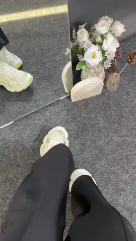 Yukk samaan #sepatuwanita #sneakerscasual #ootd2026 #canisoomin #fyppppppppppppppppppppppp 