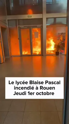 🔴 Le #lycee Blaise Pascal incendié à #Rouen lors du #blocus. #blocage #lycées 