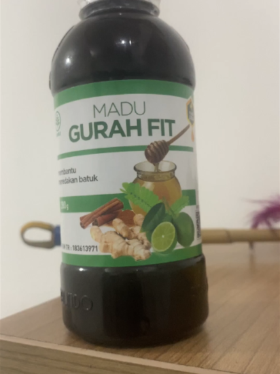 Aktivitas padat di jalanan sering kali membuat tenggorokan kering dan memicu batuk? Saatnya merawat kesehatan pernapasan dengan cara yang praktis dan alami.  Madu Gurah Fit hadir untuk membantu melegakan tenggorokan dan mengembalikan kenyamanan saat bernapas. Jadikan rutinitas harian agar tubuh tetap fit dan siap beraktivitas. Yuk, buruan checkout di keranjang kuning hari ini! 🛒👇 #MaduGurahfit #Gurahfit #RedakanBatukLegakanNafas #BatukFluradang #KesehatanPernapasan #AtasiSesakNapas #ParuParuSehat #PolusiUdara #MaduHerbalAlami
