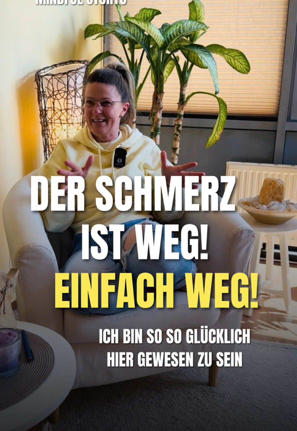 Janet wäre an diesem Morgen fast nicht gekommen. Zu groß war ihre Angst vor dem, was sie in der Session erwarten könnte. Und dann passiert etwas, womit sie selbst nicht gerechnet hatte. Die Angst verflüchtigt sich. Ihr Körper beginnt zu vibrieren und zu arbeiten. Vor ihrem inneren Auge entstehen Bilder davon, was sie für sich möchte und wie sie weitergehen will. Besonders überrascht hat sie etwas anderes: Zu Beginn spürt Janet noch den Schmerz in ihrer Hüfte, den sie bereits kannte. Während der Session verändert sich dieses Empfinden – und am Ende beschreibt sie den Schmerz als verschwunden. Was mich an ihren Worten besonders berührt: „Keine Angst zu haben und loszugehen für sich selbst. Wirklich für sich selbst.“ Danke, Janet, für dein Vertrauen und dafür, dass du deine Erfahrung so offen teilst. ❤️‍🔥 Und wenn du selbst schon lange etwas mit dir herumträgst und spürst, dass es Zeit ist, für dich loszugehen: Dann buche dir deine Transformational Breathwork Session und mach deine ganz eigene Erfahrung. Alle weiteren Infos zu meinen Sessions sowie die passenden Links findest du in meiner Bio. 🔗 Mit allem was ich bin, voller Dankbarkeit 🙏 und Liebe ❤️‍🔥 dein Ronny #atmung #stress #lebensfreude ATMUNG, ATEMÜBUNGEN, BURNOUT, BURNOUT SYMPTOME, BURNOUT WAS TUN, STRESS, STRESS ABBAUEN, SELBSTVERWIRKLICHUNG, SELBSTLIEBE, HERZENSWEG, LEBENSFREUDE, TRÄUME VERWIRKLICHEN, ENTSPANNUNG, BREATHWORK WIRKUNG, BREATHWORK AUSBILDUNG