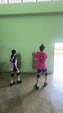 น้องๆเค้าซ้อมเต้นกันก่อนเข้าฉากจ้า  อินเตอร์กับมากิช่วยกันออกแบบท่าเต้นน้า #นักตบวัดโคกปัง  #ละครไทย  #oned  #ละครสั้นสะท้อนสังคม💞💞  #tiktokการละคร 