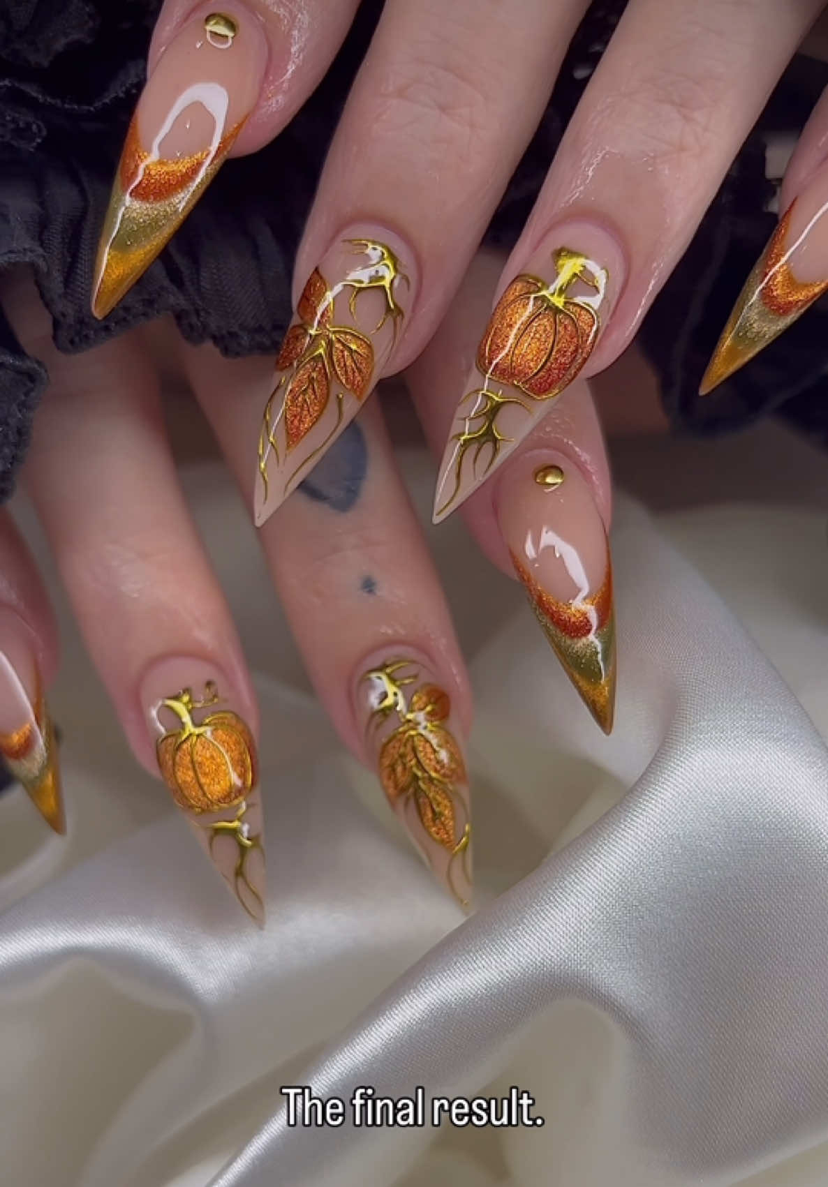 Pumpkin season, but make it luxury. 🎃✨ #PumpkinNails #FallNails #CatEyeNails #ChromeNails #NailArt