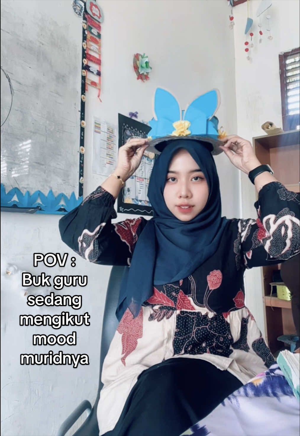 POV : buk guru sedang mengikuti mood muridnya🤏🏻