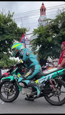 bebek tiieett #balapmotor #roadrace #2stroke #fizr #creatorsearchinsights 
