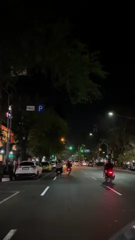 pov : Strolling around Slamet Riyadi, Solo.