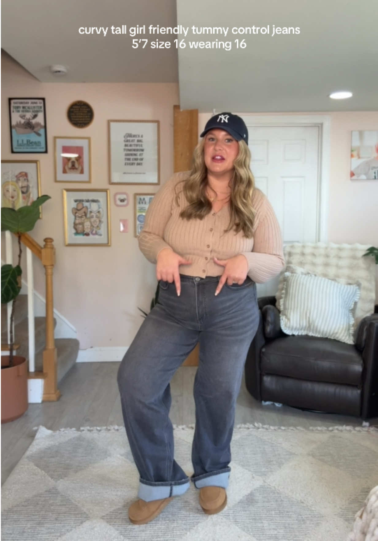 Curvy + tall girl friendly jeans!! @Ava Lane Boutique #avalaneboutique #tummycontrol #plussizejeans #plussize #tallgirljeans 