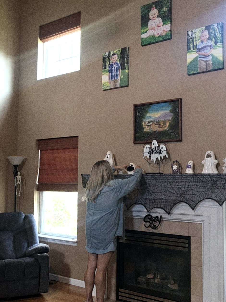 You think spooky season came fast... just wait. Christmas will be here before you know it and I want your holiday season to feel a little different this year. Less stress, more magic. I have been having $1,000 days and I want to show you what that looks like for you too. Comment INFO and I will meet you in the DMs. 🎄🎃 #digitalmarketing #affiliatemarketing #MomsofTikTok #contentcreatortips #beginnertips