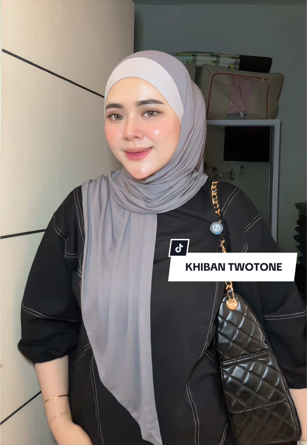 Cakep bgt ihh model yg 1 ini sukakkk😍 #khibantwotone #hijabtwotone #hijabinstan #pashminatwotone #aleshahijab 