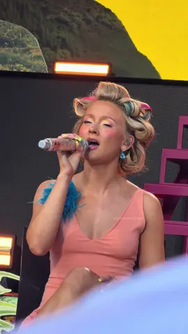 Soundcheck for Zara ❤️ missing it already #midnightsun #zaralarsson #soundcheck #thegreektheatre 