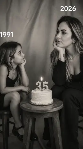 #capcut #capcutpioneer mi niña interior plantilla capcut. como hacer la foto de pequeña y grande cumpleaños. como hacer la foto de pequeña y grande hombre. Meeting my younger self in 2026. She was once me, and I’ll always be her 1992 little girl, #minina #pequeña #parati