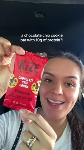 I love it when my sweet treat helps me meet my protein goals! This is my 3rd @KiZE Concepts bar and I’m obsessed with all the flavors #kizeconcepts #proteincookie #proteinbar 