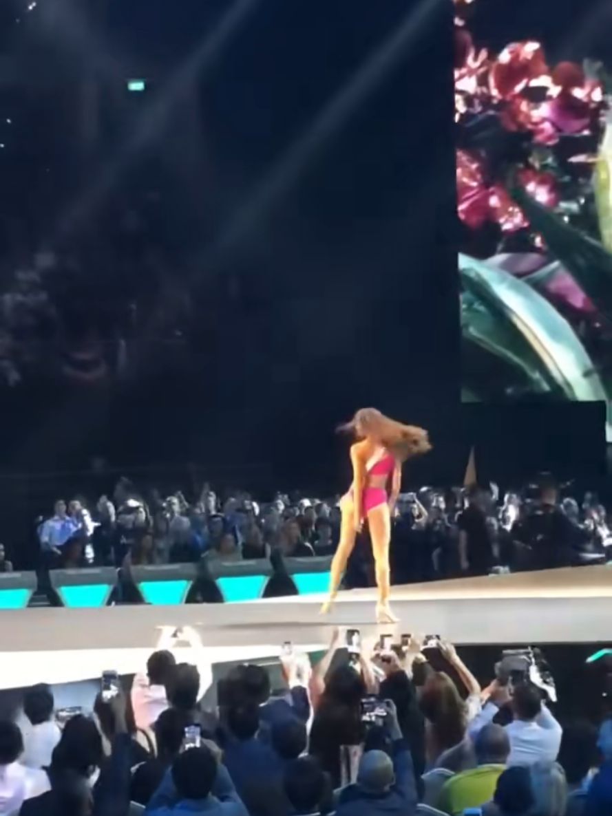 iconic slow-mo turn✨💫👑 #fypシ #fyp #catrionagray #missuniverse #thailand 