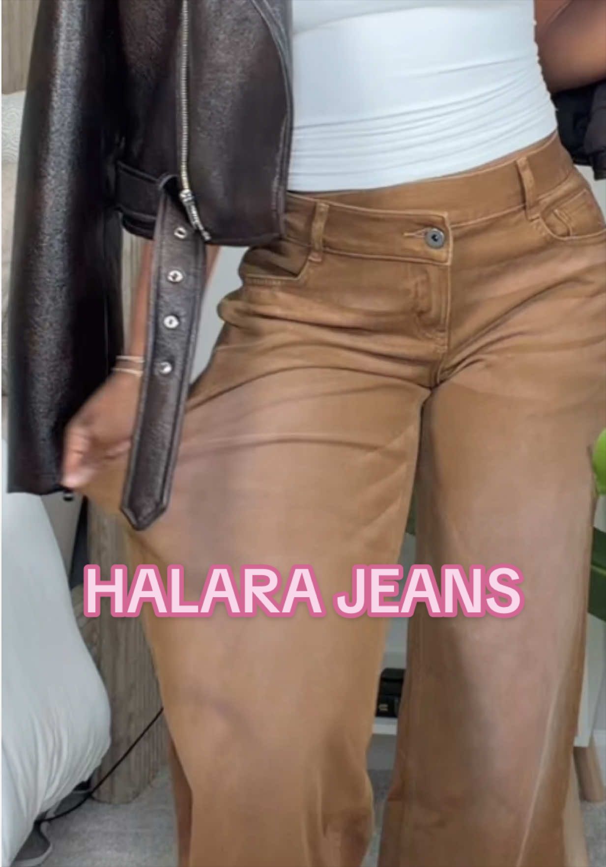 the perfect jeans for fall 🍂🍁🤪 #halara #halarajeans 