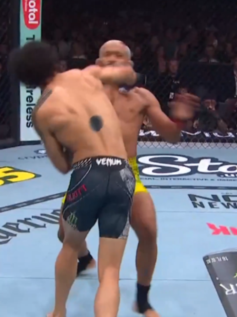 PAYTON STUNS FIGGY EARLY 😳 #UFC #mma #paytontalbott