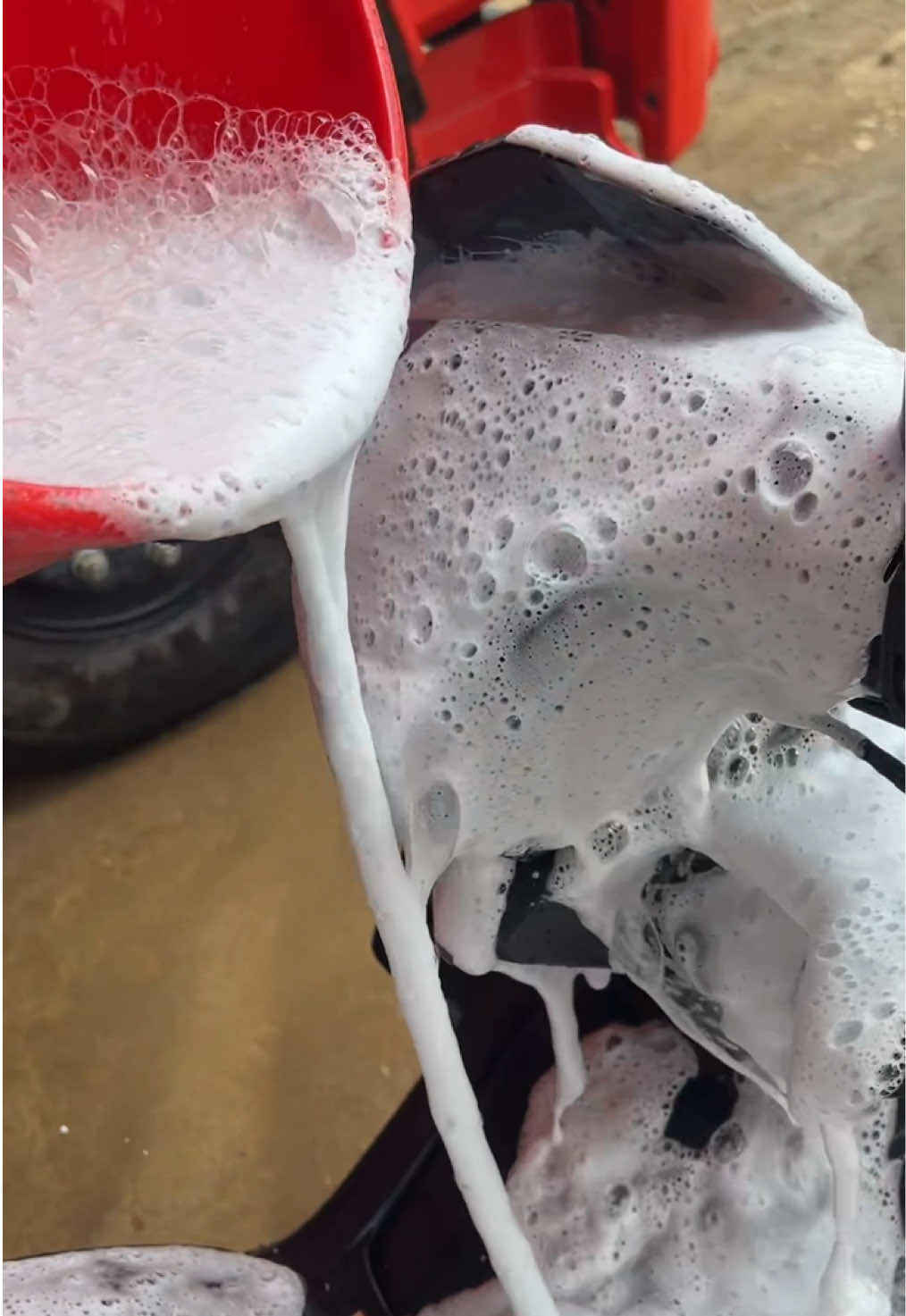 Ultra Foamy Car Shampoo From Guapo. #guaposhampoo #carshampoo #motorshampoo #guapocarcaresolutions 