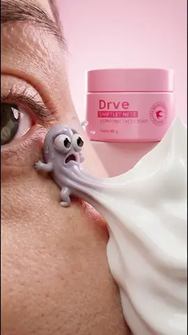 Awalnya aku cuma iseng nyobain, tapi ternyata Si Keriput, Si Kusam, dan Si Kering di wajahku paling nggak suka sama Drve Swiftlet Nest Repairing Face Cream 🤭 Teksturnya ringan, nggak lengket, jadi aku betah pakai rutin pagi dan malam. Menurut pengalaman aku, kulit jadi terasa lebih lembap dan lebih nyaman. Kalau kamu, monster masalah kulit mana yang paling ngeyel susah diajak pergi? 👀

Disclaimer: Hasil dapat berbeda-beda pada setiap orang.

#DrveSwiftletNest #KrimSarangBurungWalet #SkincareRoutine #RacunTikTok #SkincareIndonesia