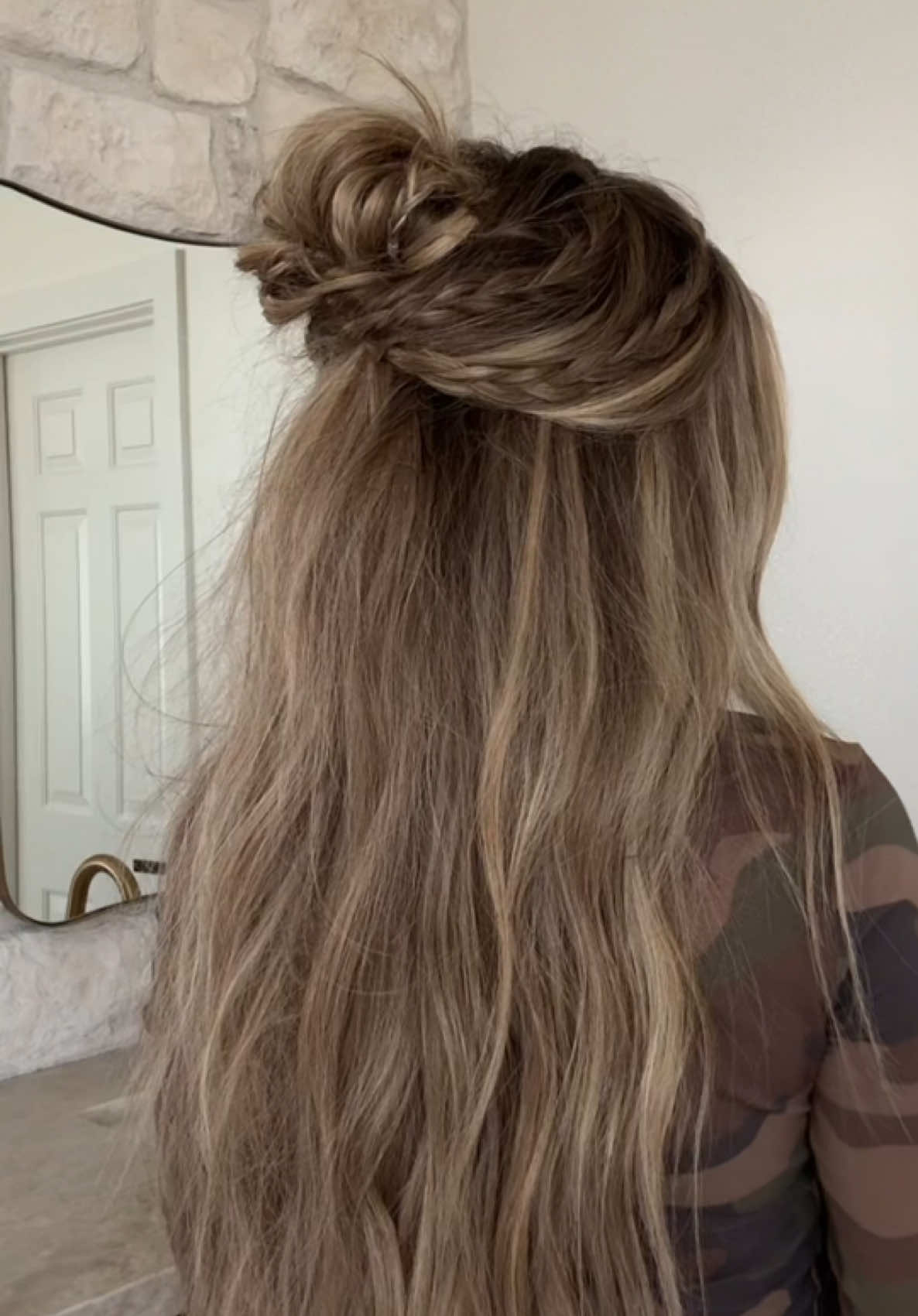 cutest half up 🫶🏼 #hairstyle #hairtok #halfuphalfdown #hairtutorial 