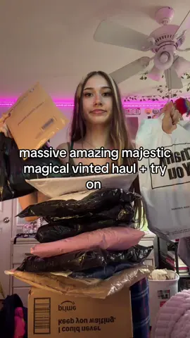 i bought most of this at 3am i might have a problem 😅#vinted #haul #thrift #tryon #fakebody 