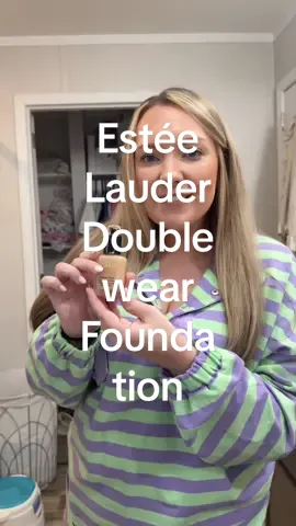 I’ve seriously used this since highschool and have been obsessed with it ever since 😌 #esteelauder #esteepartner #esteelauderdoublewear #foundation #boujeeonabudget @The Estée Lauder Store 