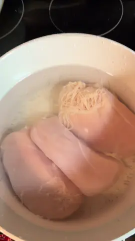 Wtfff are they feeding us !! 🤢🤮 Yall be careful 