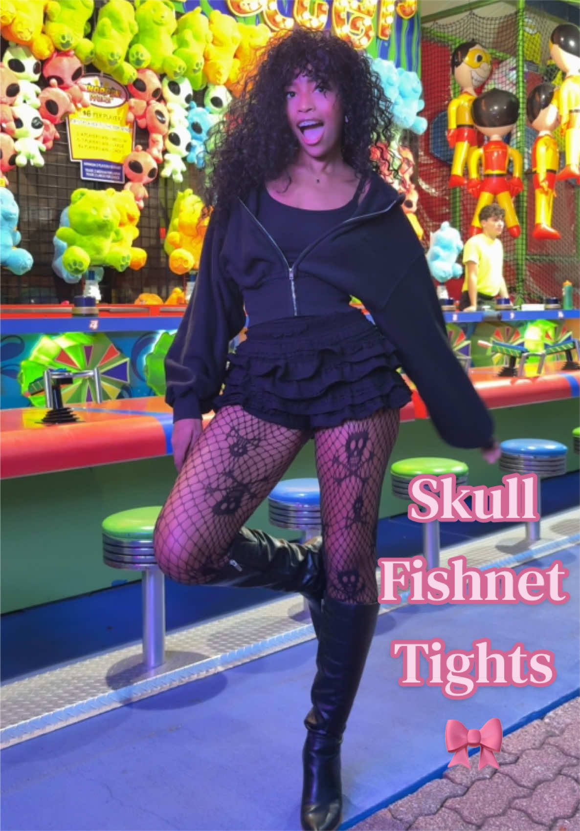It’s finally HALLOWEEN SZN!! #fishnets #halloween #outfitinspo #skulls #alt