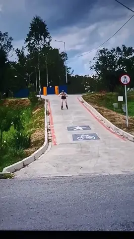 When, you think you can skate, this happens. #funny #wow #funny #wow #funnymoments 
