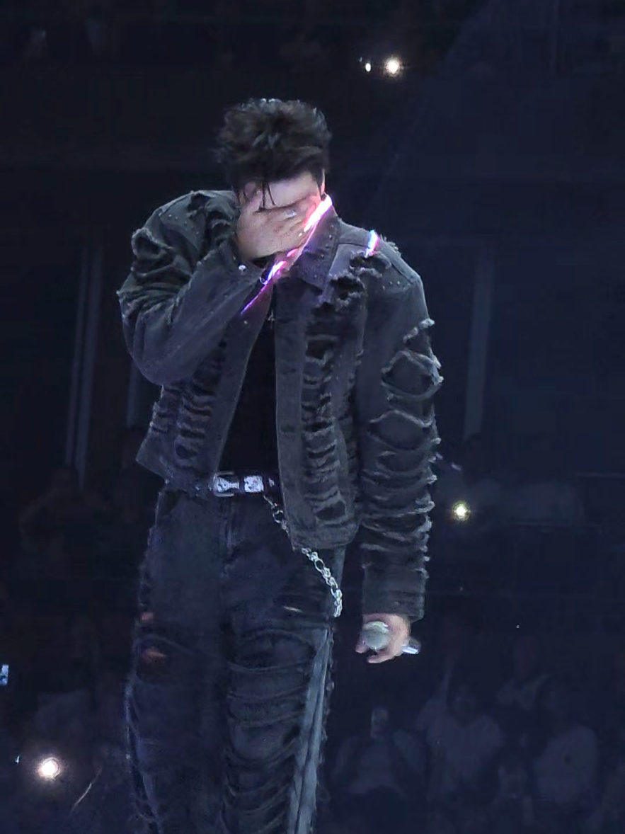 พินนท์ร้องไห้ไปเลย เราร้องเพลงให้เอง🥺🤍 #NONT_ARENAENCORE_DAY2 #THEMOMENT_ARENAENCORE  #NONTTANONT  #นนท์ธนนท์ 