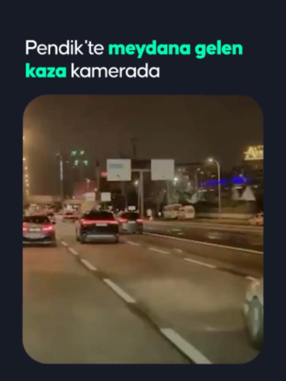 Pendik'te seyir halindeki otomobilin şerit değiştirirken cipe çarptığı anlar başka bir araç kamerasınca kaydedildi. D-100 kara yolunda seyir halinde olan bir otomobil şerit değiştirdiği sırada aynı istikamette ilerleyen cipe yandan çarptı. Çarpmanın etkisiyle kontrolden çıkan cip sağ şeride doğru savruldu. Bariyere çarparak durabilen cipte hasar oluştu. Kaza, aynı yolda seyir halinde olan başka bir aracın kamerasınca kaydedildi. #anadoluajansi #anadolu
