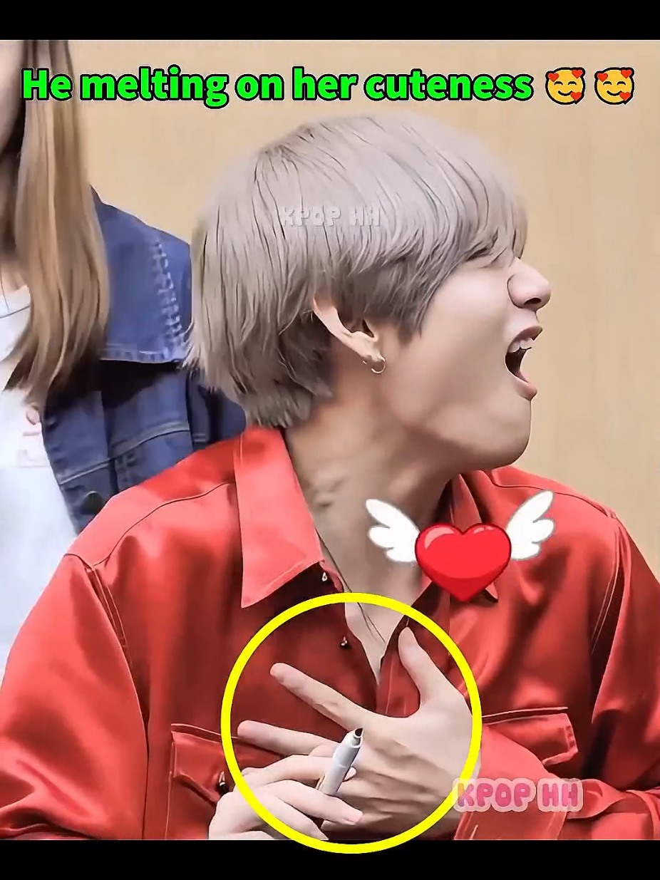 Taehyung adores the little ARMYs 🥹💜 Jungkook and Jimin’s reaction when Jin accidentally upset a fan 😂  Taehyung fond devant les petits ARMY 🥹💜 La réaction de Jungkook et Jimin lorsque Jin a accidentellement blessé une fan 😂 #BTS #TAEHYUNG #JUNGKOOK #JIMIN #JIN 
