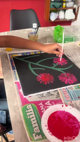 Idea fácil para que los niños hagan una pintura con diferentes técnicas🌱🖌️🫟🎨 #pinturafacil #pinturaniños #manosalaobra #creativo 