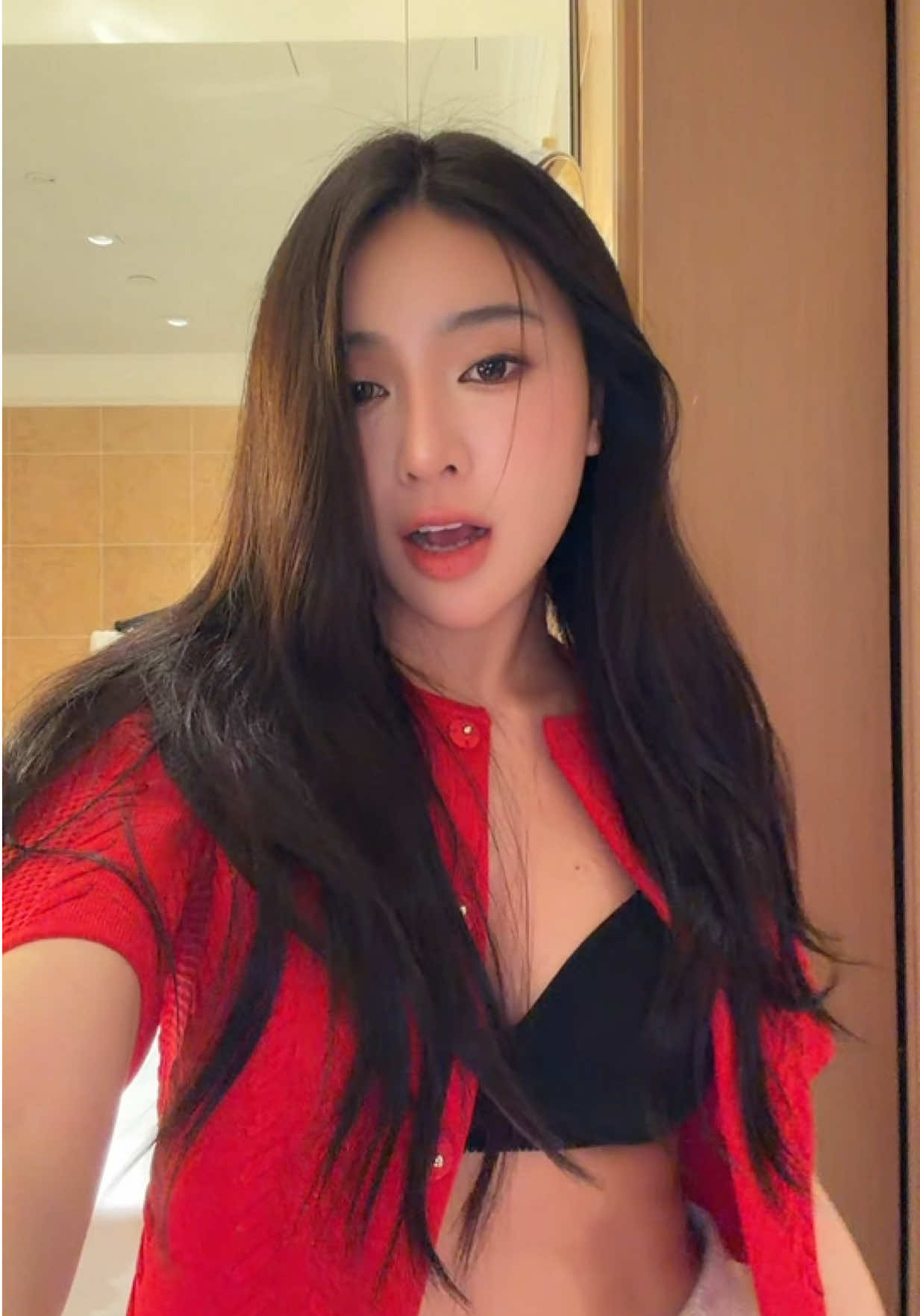 Nay mắt to khummm