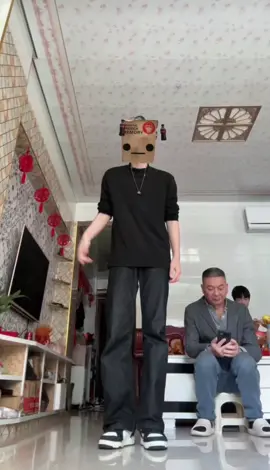 亲戚来了也不说一下#秦文玚 #果汁儿摇 #熊出没 #蝴蝶步