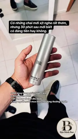 Mùi khá dễ tiếp cận, không quá gắt ở đầu và càng về sau càng mềm hơn. Dùng vài lần sẽ dễ bắt nhịp với mùi hơn. #xitbodymist #nuochoanam 