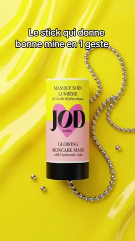 En partenariat avec JOD COSMETICS Mon glow avant le maquillage ✨ Le Masque Soin Lumière de @JOD Cosmetics s'applique en un geste avec son stick, et la peau est repulpée et lumineuse ✨ Tu valides ? 👇 #jodcosmetics #Masque #skincare #masque #glow   