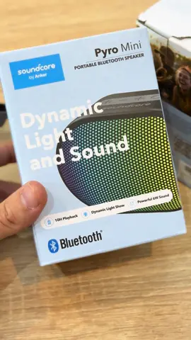 🔊🔥 Anker Pyro Mini Une mini enceinte, mais avec un son qui fait la différence ! 🎶 ✅ Bluetooth 🔊 Son puissant et immersif 💡 Dynamo Light 6W pour une ambiance lumineuse 🔋 Jusqu’à 10 h d’autonomie 🎒 Compacte et facile à transporter 🎉 Parfaite pour les sorties, soirées, plage et utilisation quotidienne 🔥 Petite par la taille, grande par l’ambiance ! 📍 Rogers Phone – Vieux Kouba 🚚 Livraison disponible dans les 58 wilayas 🇩🇿