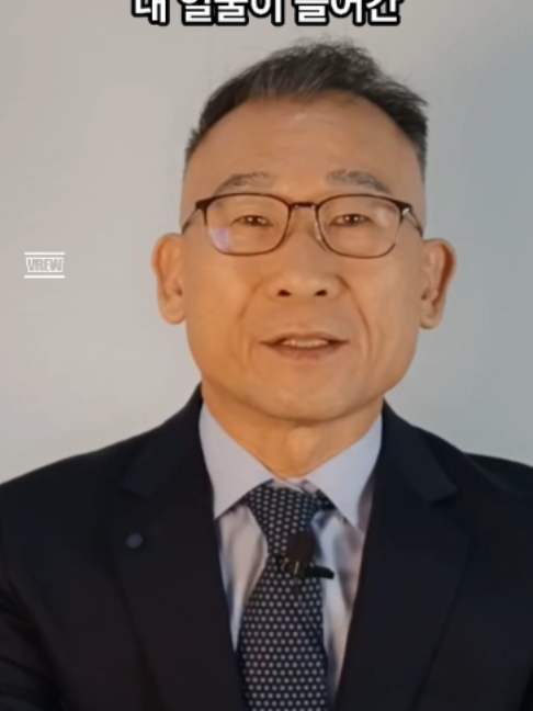 내 얼굴이 AI로 합성된 영상이 인터넷에 퍼졌다면-디지털장의사 #탑로직-디지털장의사-무료상담010-7488-8804 #AI합성영상 #딥페이크피해 #딥페이크영상삭제 #AI얼굴합성 #얼굴합성피해 #합성영상삭제 #인터넷피해 #영상삭제 #불법영상삭제 #유포영상삭제 #디지털장의사 #인터넷장의사 #사이버장의사 #디지털세탁소 #온라인피해대응