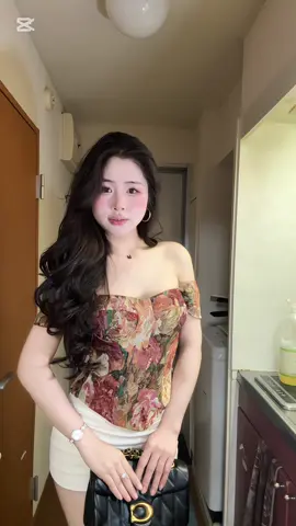 còn chưa cả nắm tayy mừ