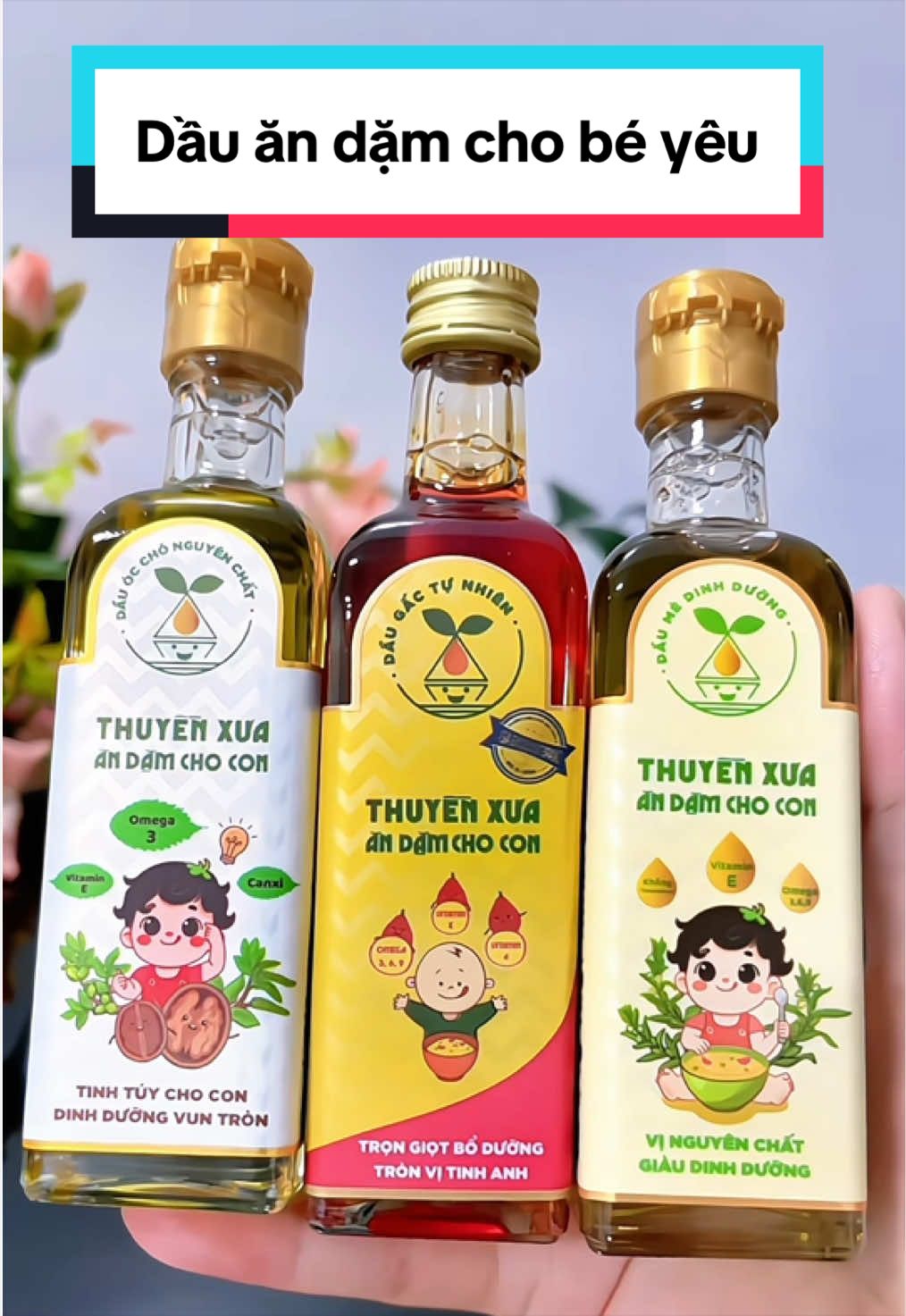 🥣 COMBO 3 CHAI DẦU ĂN DẶM THUYỀN XƯA – GỌN MỘT COMBO, ĐỦ VỊ CHO BÉ! 💛 Bé bắt đầu ăn dặm, mẹ đừng chỉ chăm chăm chọn món ngon mà dầu ăn dặm cũng phải đổi vị linh hoạt nha 😘 Combo 3 chai Thuyền Xưa tiện lợi để mẹ luân phiên dùng cho các bữa ăn của bé, giúp món ăn thêm thơm ngon và hấp dẫn hơn. ✨ 3 chai – 3 lựa chọn dầu ăn dặm 🥣 Dùng trộn cháo, cơm, bột hoặc món ăn dặm 💛 Tiện lợi, dễ dùng, mẹ khỏi phải mua lắt nhắt từng chai 👶 Phù hợp để mẹ bổ sung chất béo vào khẩu phần ăn dặm của bé theo nhu cầu. 👉 Mẹ nào đang chuẩn bị đồ ăn dặm cho bé, chốt luôn combo 3 chai cho tiện nha! 🛒💨 #DauAnDam #AnDamChoBe #DoAnDam #tiktokshop1010 #ThuyenXua