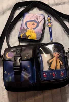 🐈‍⬛ ⭐️ Just a girl excited about her Coraline purse set🪡💙 #HotTopic #Coraline 