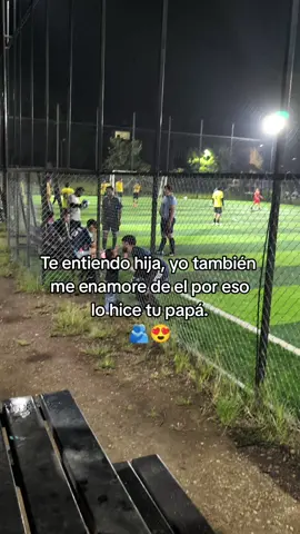 La más enamorada de su papá 😍🥹🫂 #amor #daddysgirl #familia #fyp #parati 