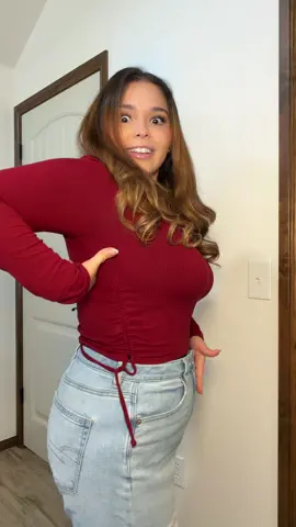 No more oversized shirts to cover it, how exciting!! I can finally wear these jeans again. 🤭 #midsize #momlife #momprobs #shapewear 