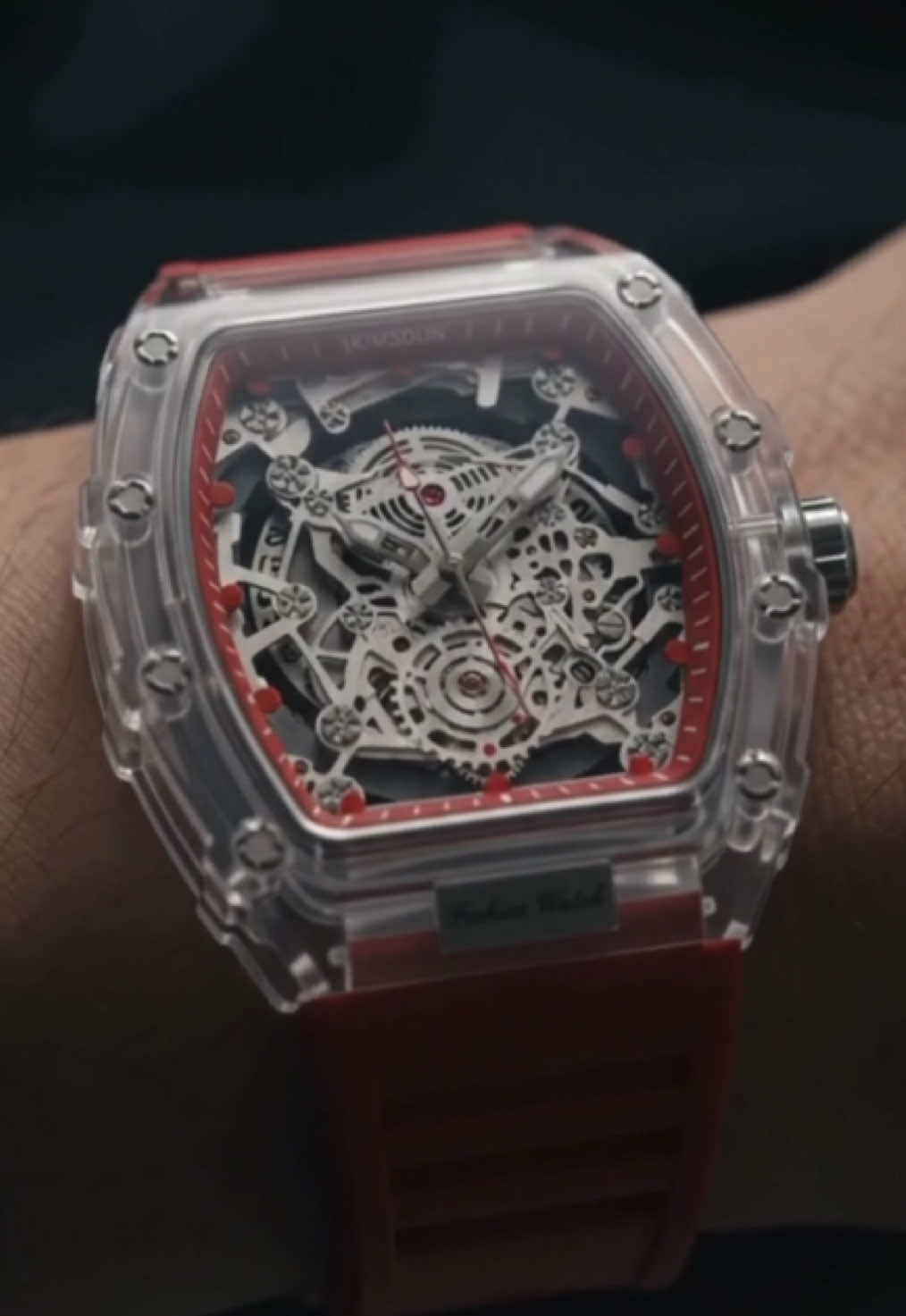 Jam tangan transparan aesthetic & strap yang nyaman. Dialnya mewah, bikin pergelangan tangan keliatan mahal effortless! ❤️‍🔥