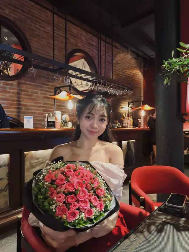 Sinh nhật vào cái thời tiết thu se se đẹp thiệc đẹp. Trời man mát dễ chịu, làm gì cũng thấy vui hết trơn🧏🏻‍♀️ #birthday #fyp #autumn 