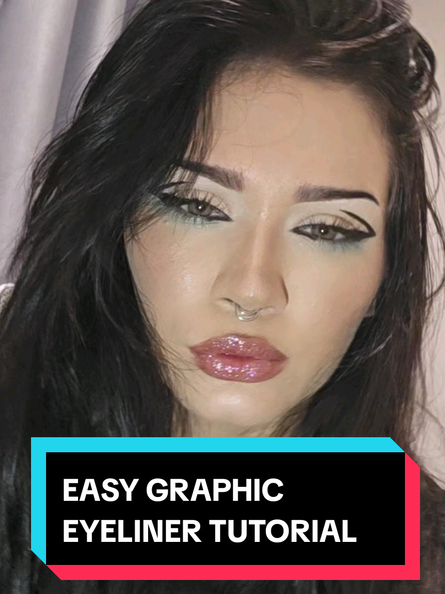 Easy graphic eyeliner 🖤💚         #graphiceyeliner  #makeup #BeautyTok #makeuptutorial  #makeupidea 