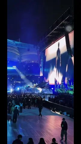 @JENNIE performing 'One Of The Girls' with The Weeknd on day 2 of his Seoul concert today 😭❤️‍🩹💖💖 #jennie #jenniekim #theweeknd #oneofthegirls #jennieblackpink 