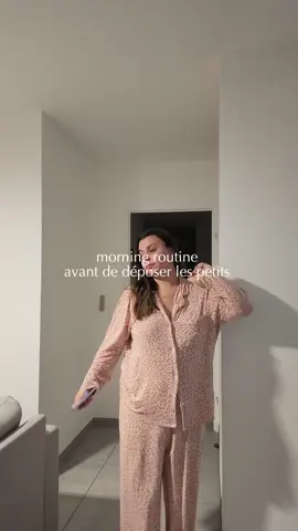 morning routine avant d’emmener les petits à l’école ⭐️  #Vlog #vlogs #MomsofTikTok #maman #famille 