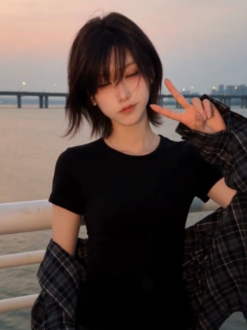 #douyin抖音 #cinesegirl #hairstyle #haircut #shorthair #outfitinspiration #xyzbca #pyfツ