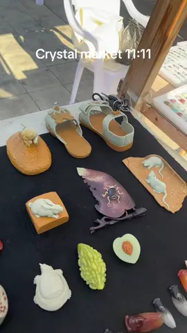 Crystal market 11:11#crystals #foryourpages #crystalhealing #carvings #crystaltok 