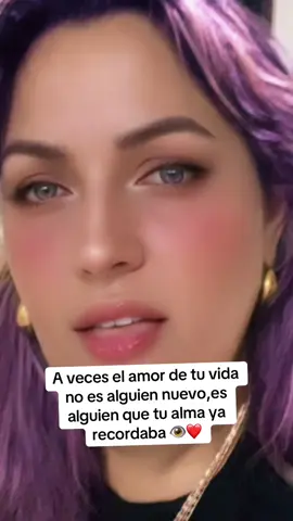 Hay conexiones que desafían al tiempo, la distancia y la lógica. ¿Creen que el destino ya tiene escrito a quién vamos a amar? ✨ Los leo en los comentarios. 👇❤️ #TeConozcoDesdeSiempre #AlmasGemelas #AmorPredestinado #Destino #AmorEterno    
